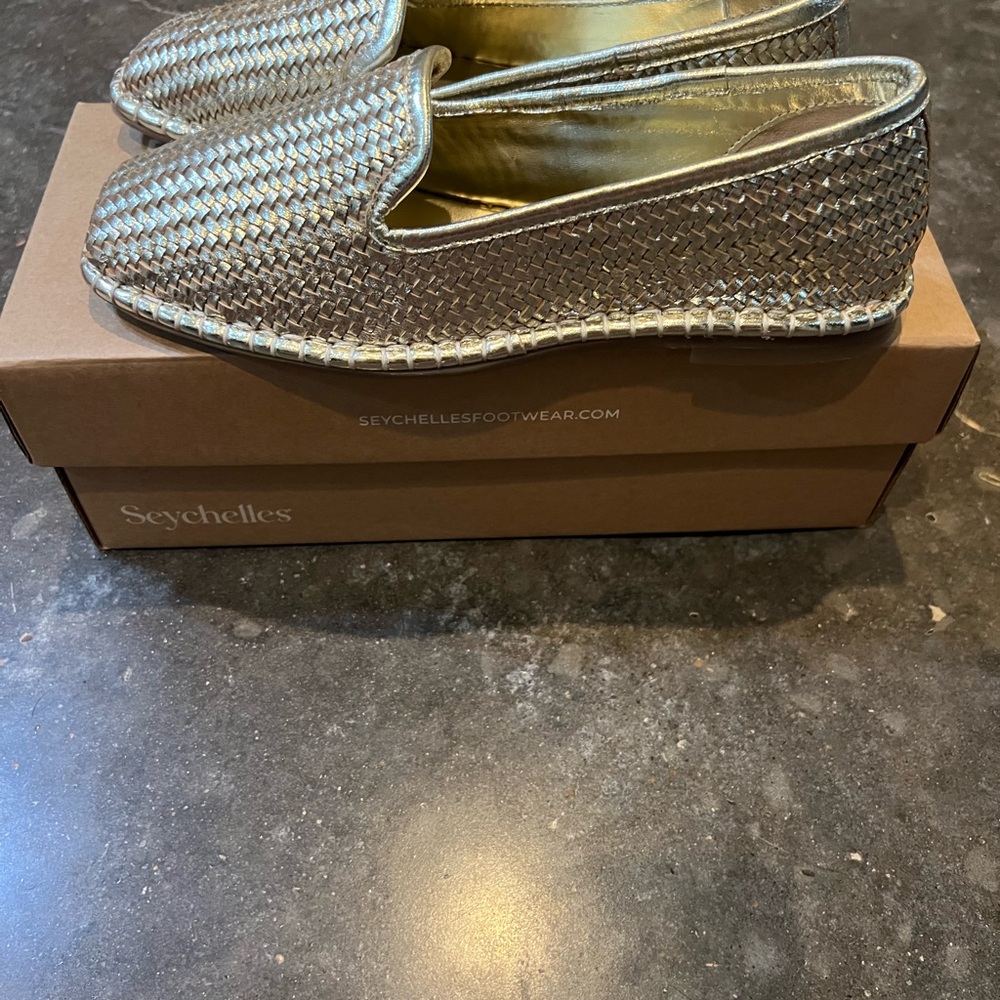 Seychelles Woven Gold Flats - NIB - Picture 3 of 6